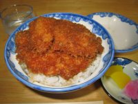安田屋のわらじカツ丼